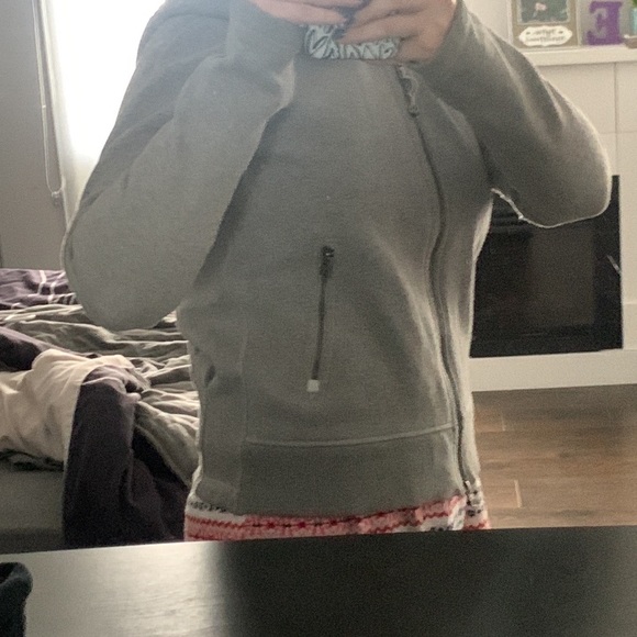 Grey LULULEMON Zip-Up Sweater - In Very Good Condition - Picture 6 of 7